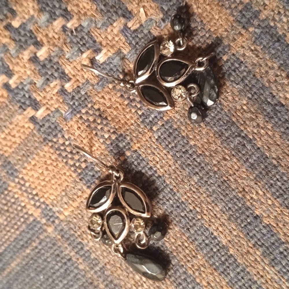 Necklace and earrings set